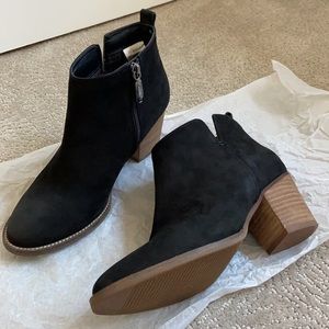 Blondo Women’s Norma Waterproof Bootie Size 8M 🌸